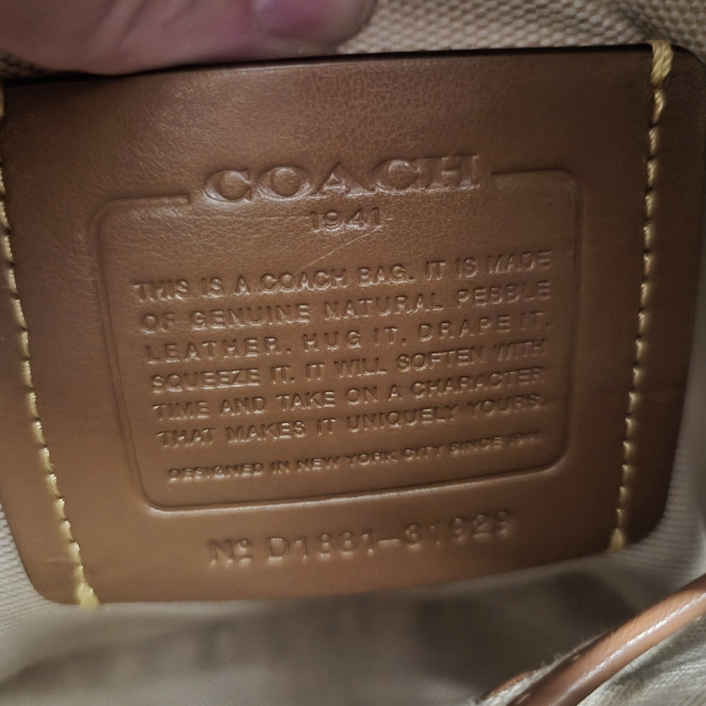 Coach 1941 Page 27 With Rivets - Picture 6 of 6